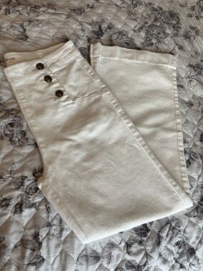 Cream High-Waist Button-Front Jeans